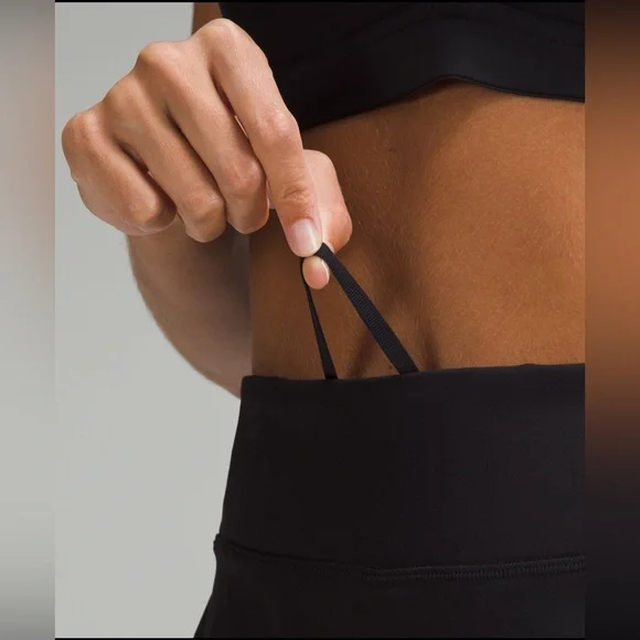 Lululemon Pace Revival Mid-Rise Skirt - size 6 black, like new! Worn once - Picture 4 of 10